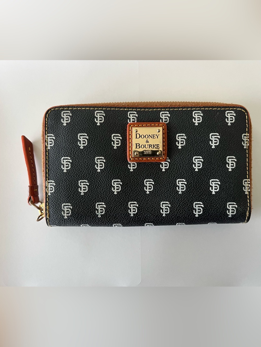 Dooney & Bourke SF Giants Logo Zip Wallet